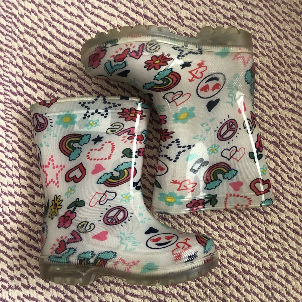 Light up rain boots 🌈 🦄